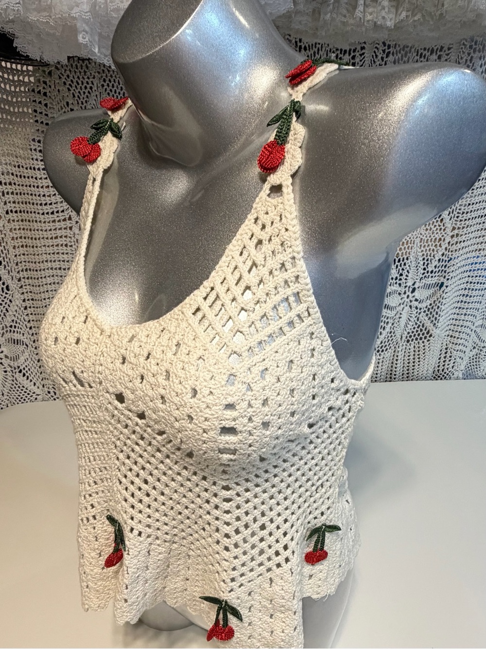 Crochet cherry tank top 100% cotton open weave sweater ruffle babydoll fruit red - Picture 3 of 12